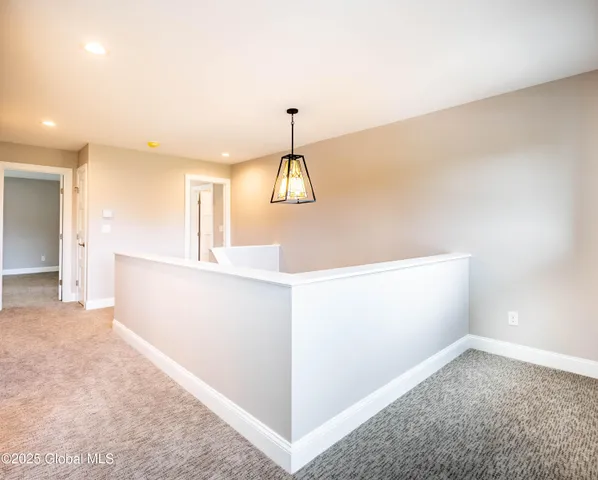 $794,900 | 6 Royal Court, Colonie, NY 12047