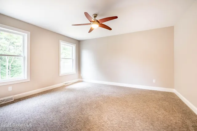 $794,900 | 6 Royal Court, Colonie, NY 12047