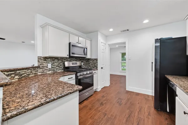 $2,500 | 2018 Village Ct Lane, Rosenberg, TX 77471