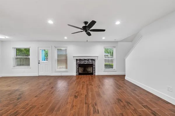 $2,500 | 2018 Village Ct Lane, Rosenberg, TX 77471