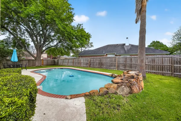 $2,500 | 2018 Village Ct Lane, Rosenberg, TX 77471