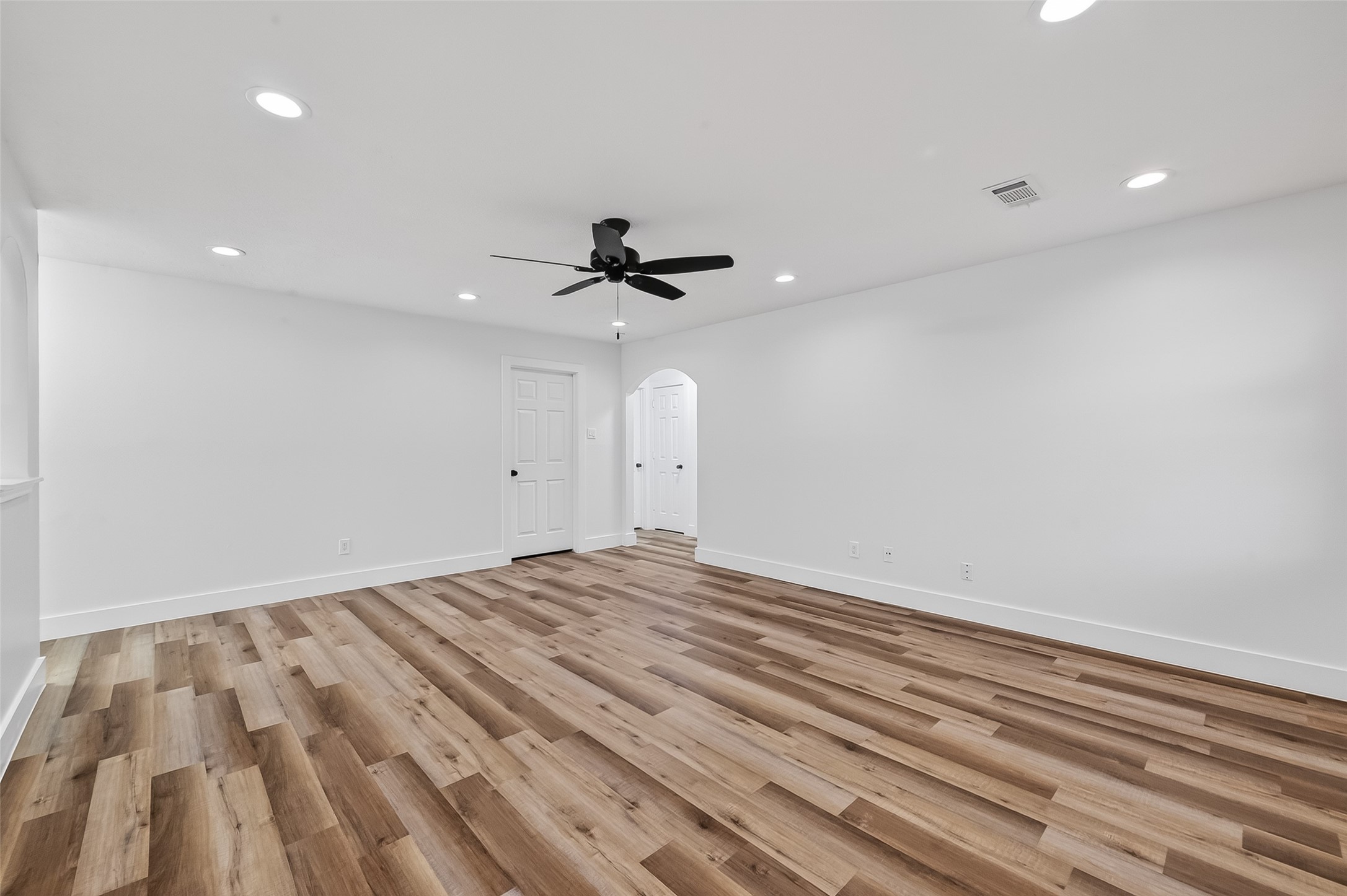 2018 Village Ct Lane Rosenberg, TX 77471 - Photo 43 of 50 a view of room with a ceiling fan