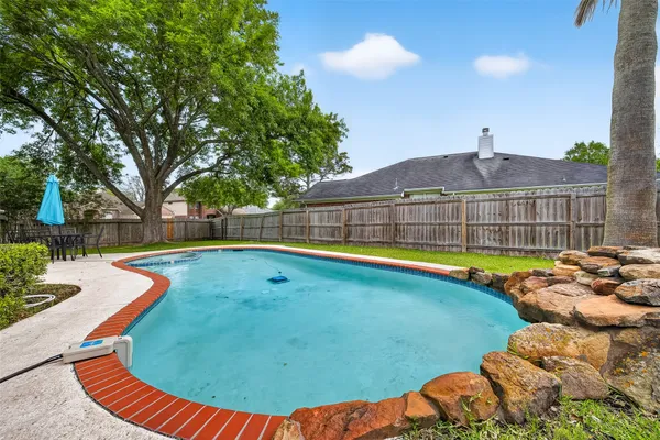 $2,500 | 2018 Village Ct Lane, Rosenberg, TX 77471
