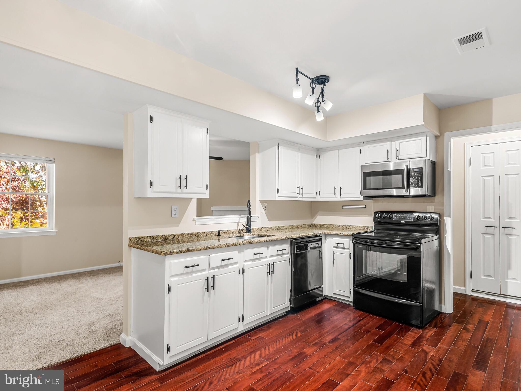 222 Llandovery Drive Exton, PA 19341 - Photo 8 of 32 Kitchen