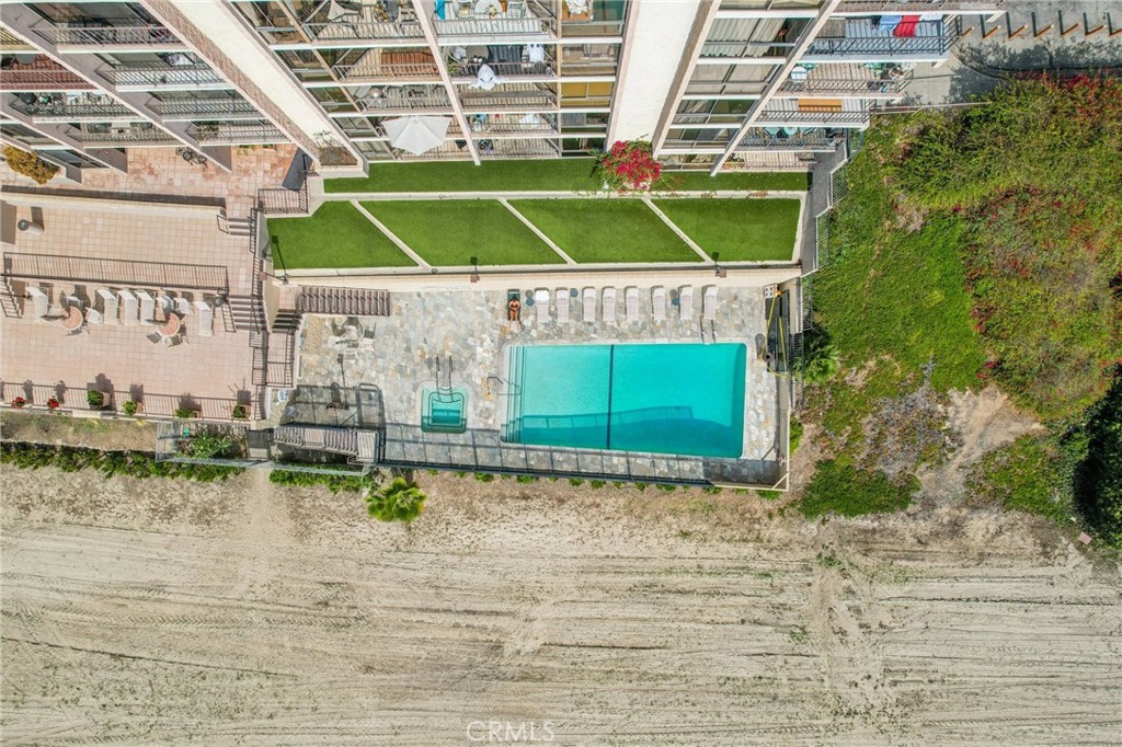 1750 East Ocean Boulevard, Unit 102 Long Beach, CA 90802 - Photo 15 of 22 a view of a water fountain