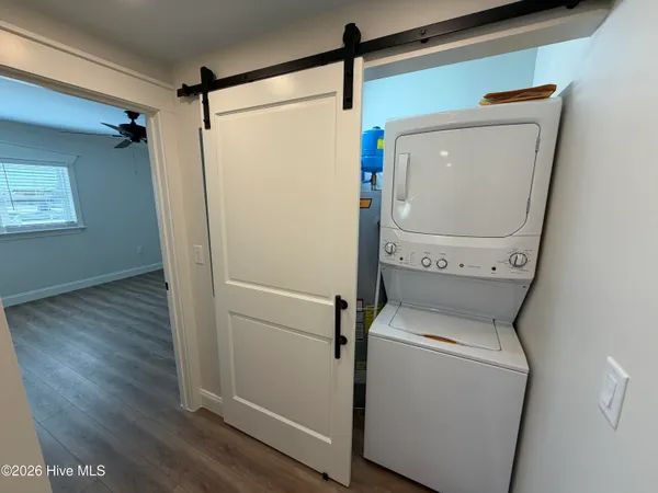$2,295 | 116 North Howe Street, Unit B, Southport, NC 28461