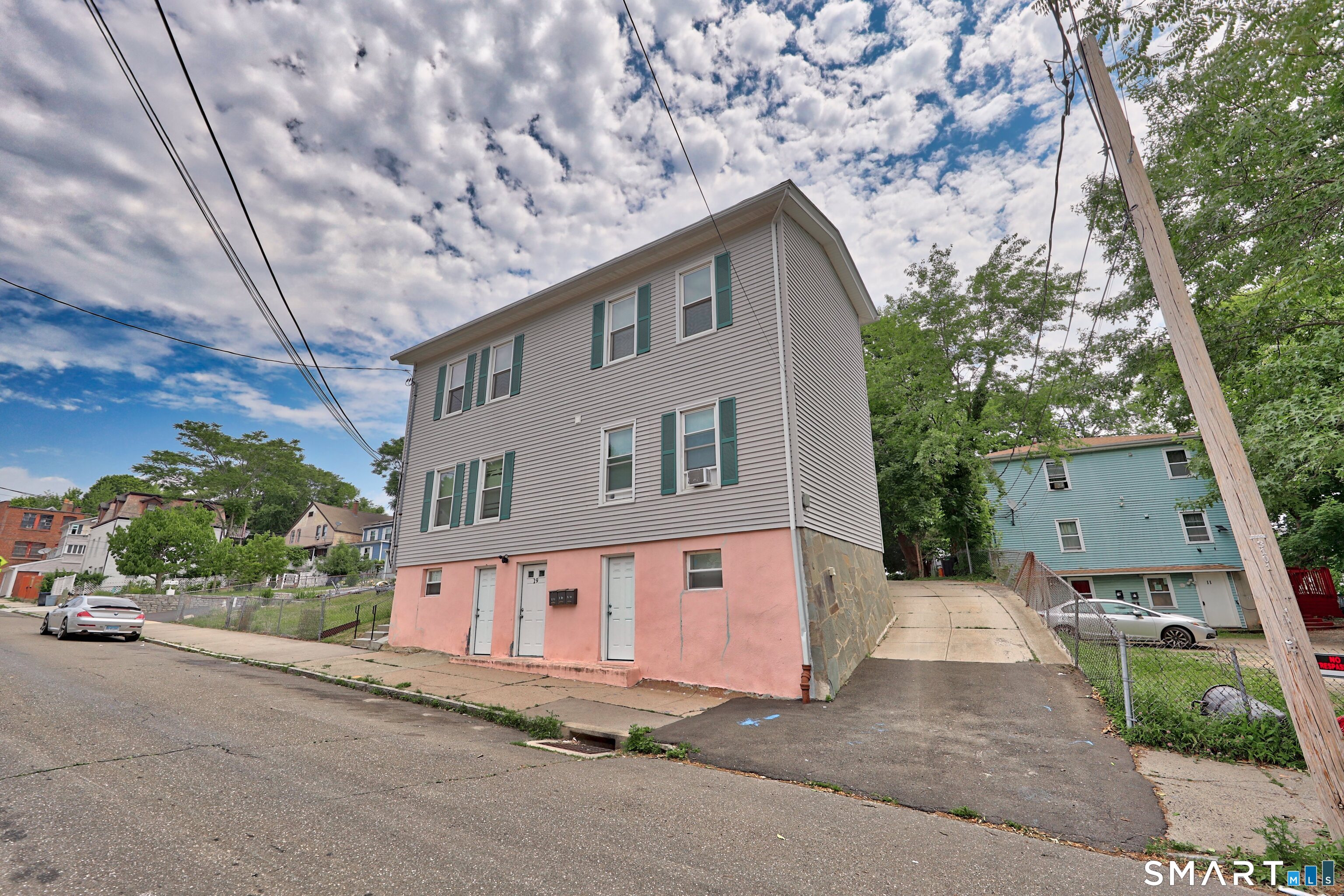 21 Hawkins Street, Unit 3 Derby, CT 06418 - Photo 2 of 27