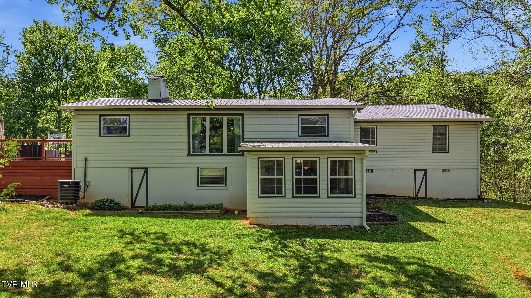241 Summer Sound Road Piney Flats, TN 37686 - Photo 49 of 60 47-web-or-mls-241 Summer Sound Rd-51