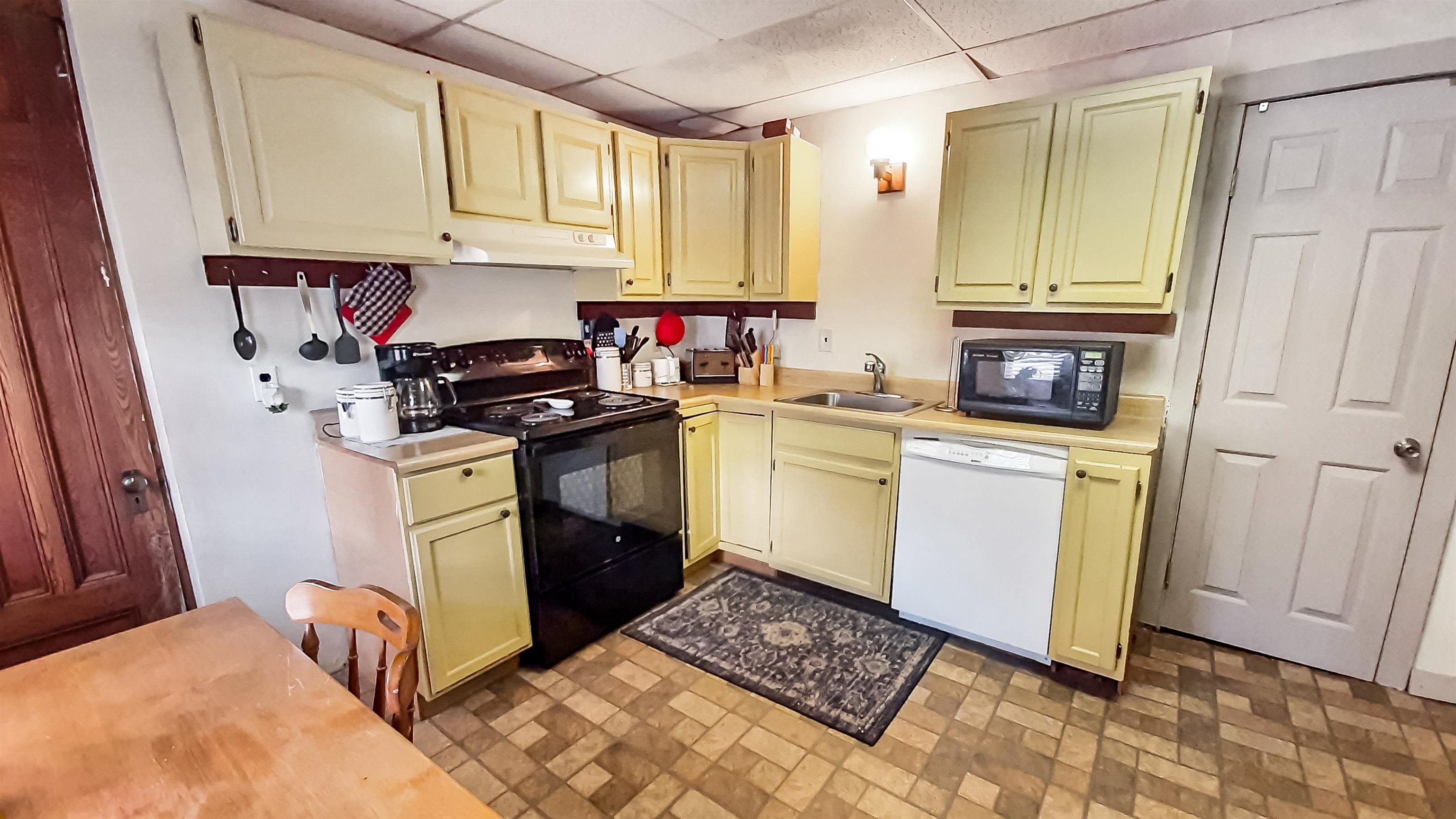 643 Main Street Cavendish, VT 05153 - Photo 9 of 52