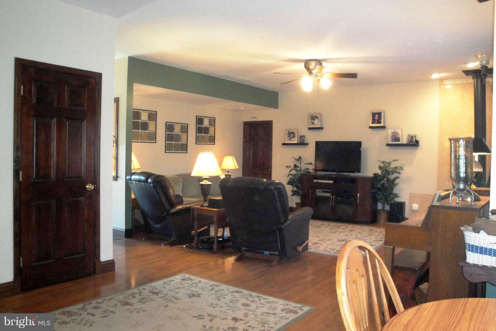 832 East Wheel Road Bel Air, MD 21015 - Photo 10 of 30 Living Room