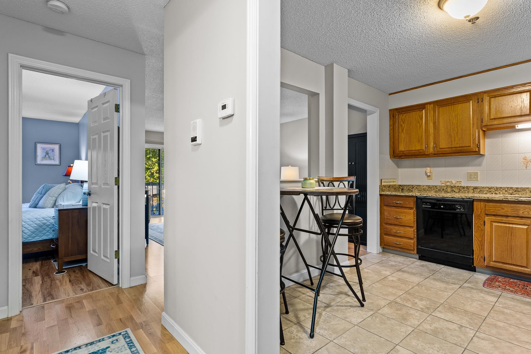 490 River Road, Unit 13 Manchester, NH 03104 - Photo 5 of 27