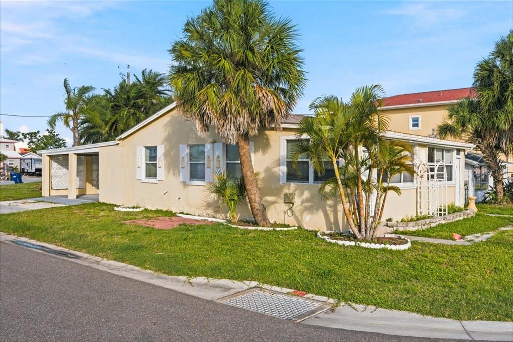 13104 4th Street East Madeira Beach, FL 33708 - Photo 6 of 29