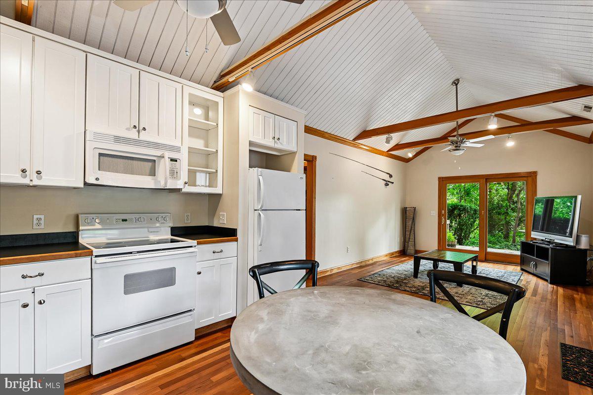 300 Magothy Bridge Road Pasadena, MD 21122 - Photo 102 of 117 Guest House Kitchen