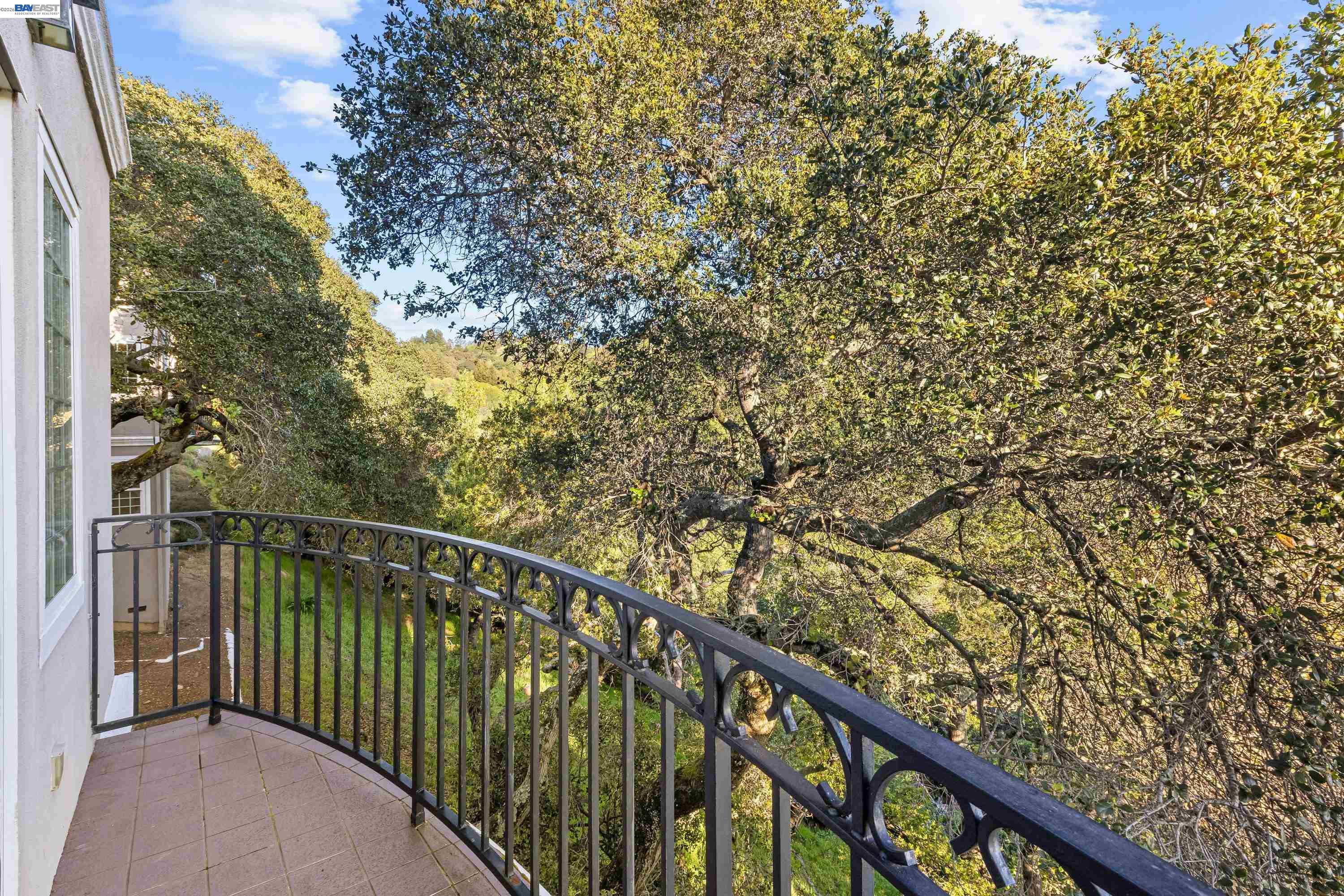 4636 Redwood Road Oakland, CA 94619 - Photo 14 of 30