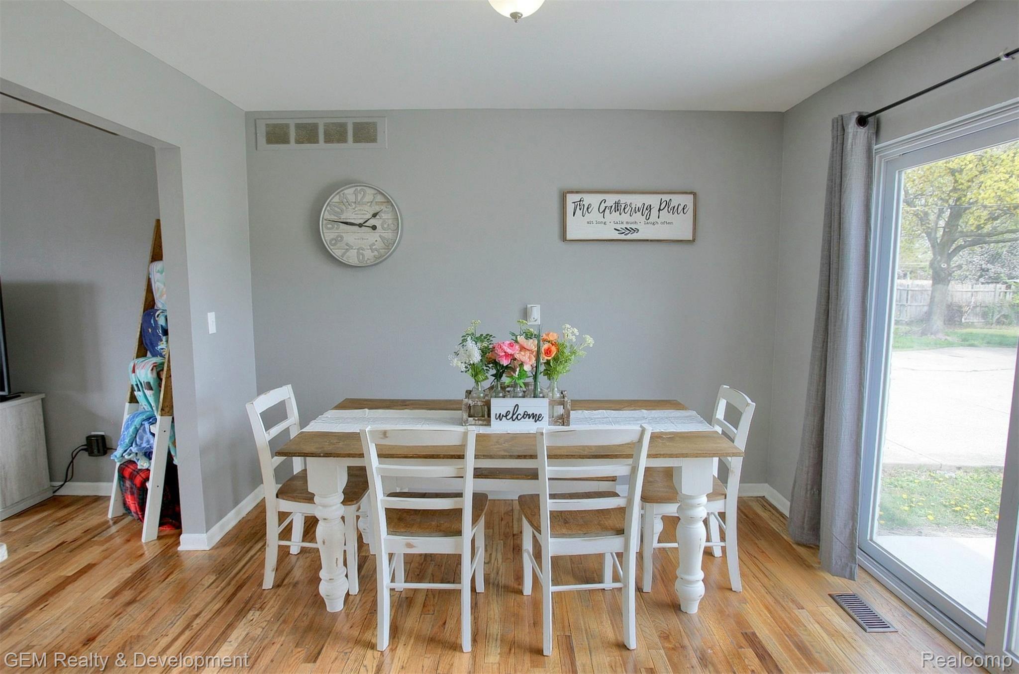 22434 Tuck Road Farmington, MI 48336 - Photo 8 of 24 9.jpg