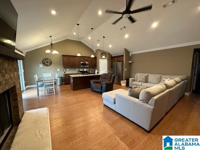 1007 Spg Vw Lane Clanton, AL 35045 - Photo 2 of 7