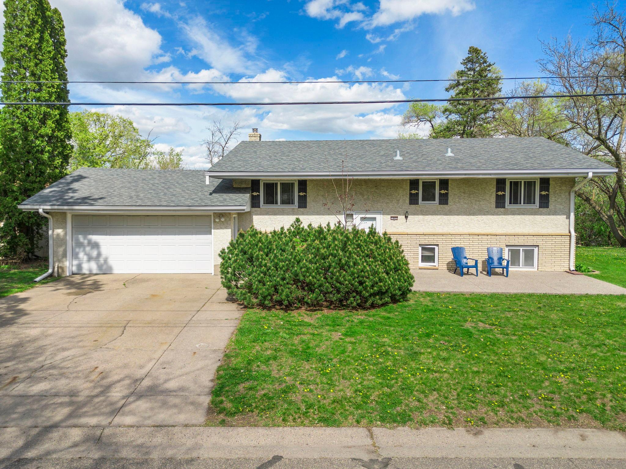 1002 Terrace Lane South St. Paul, MN 55075 - Photo 3 of 48