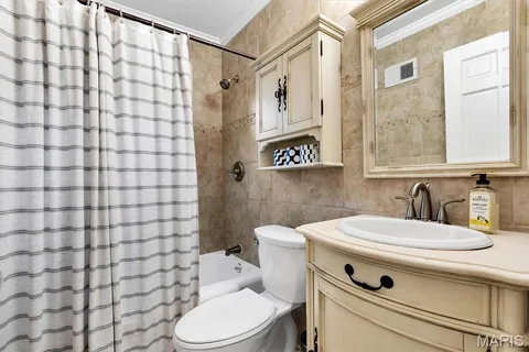 $299,900 | 807 Blossom Lane, St. Louis, MO 63119