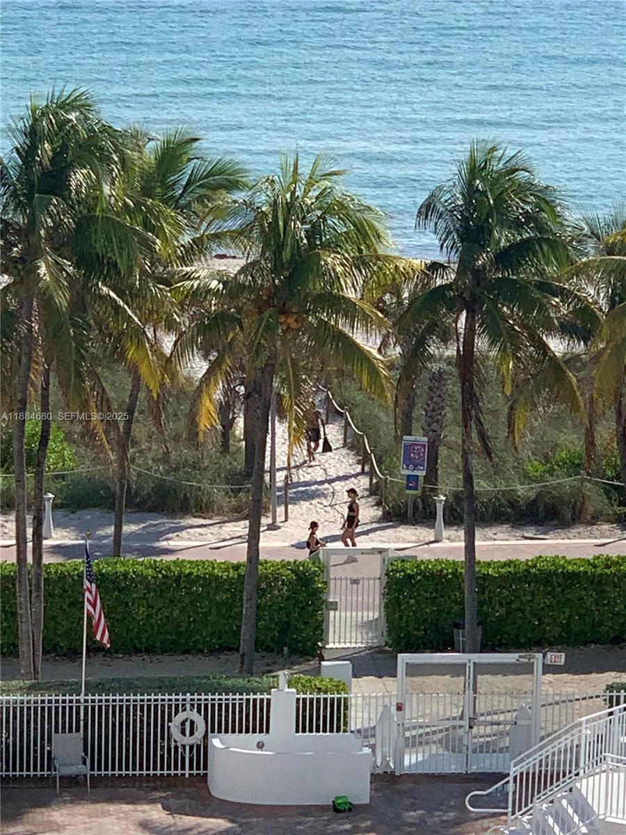 5005 Collins Avenue, Unit 714 Miami Beach, FL 33140 - Photo 34 of 36 a front view of a house with garden