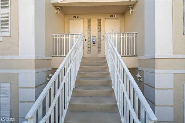 $319,900 | 1340 Sweetwater Cove, Unit 202, Naples, FL 34110