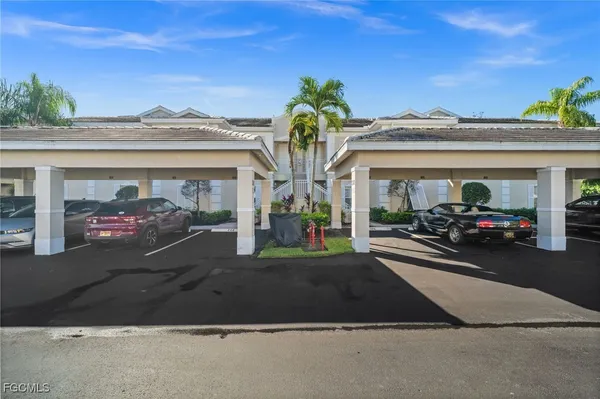 $319,900 | 1340 Sweetwater Cove, Unit 202, Naples, FL 34110