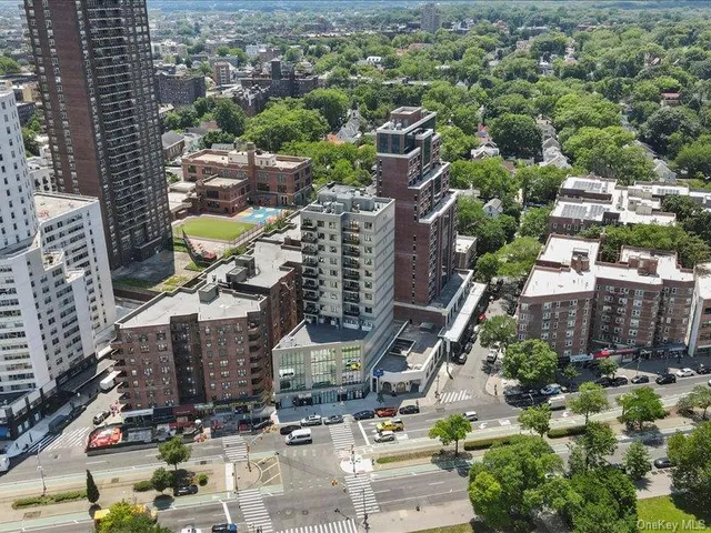 $726,798 | 124-28 Queens Boulevard, Unit PHD | Kew Gardens