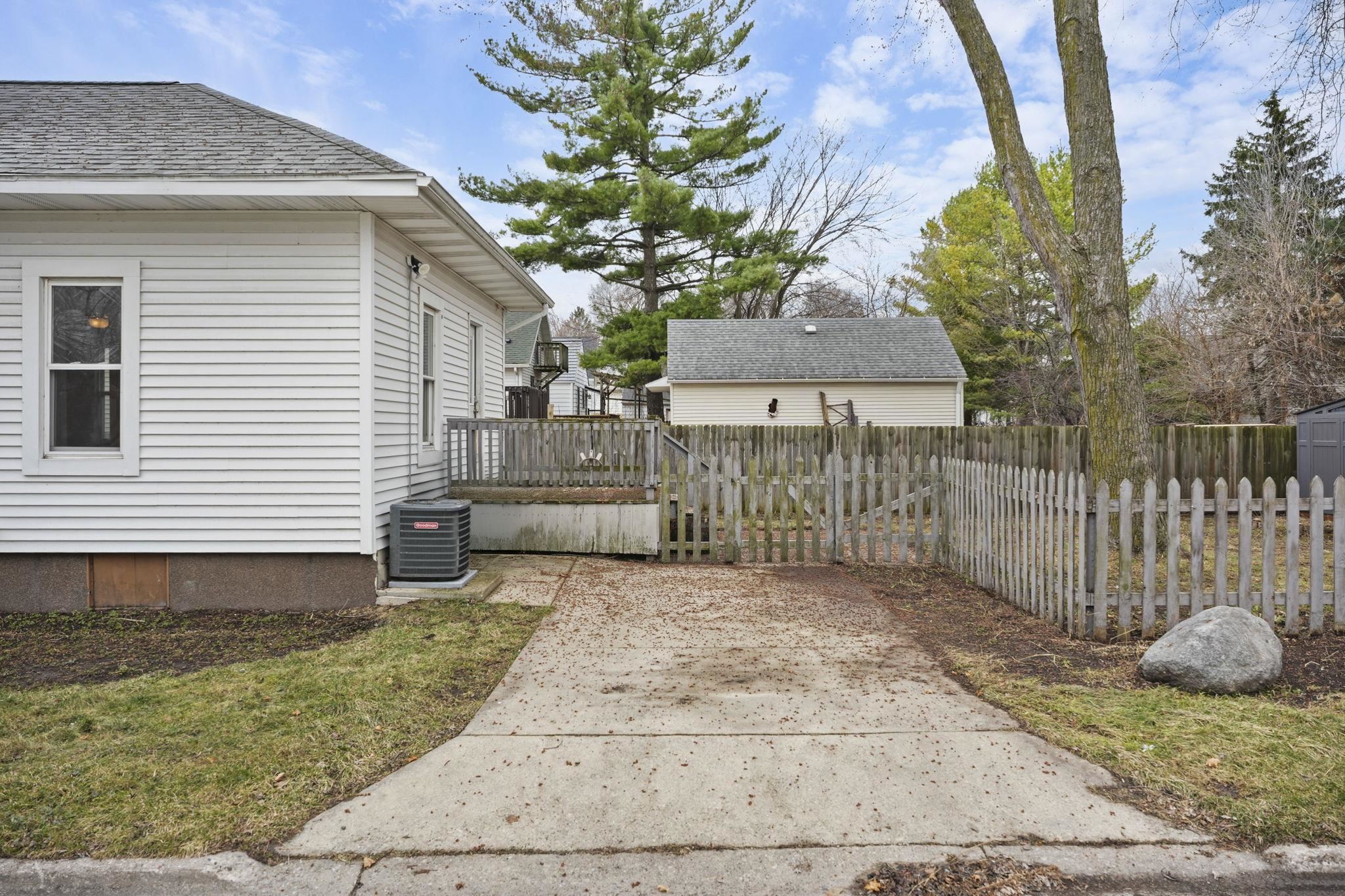 248 North Marquette Street Madison, WI 53704 - Photo 34 of 41