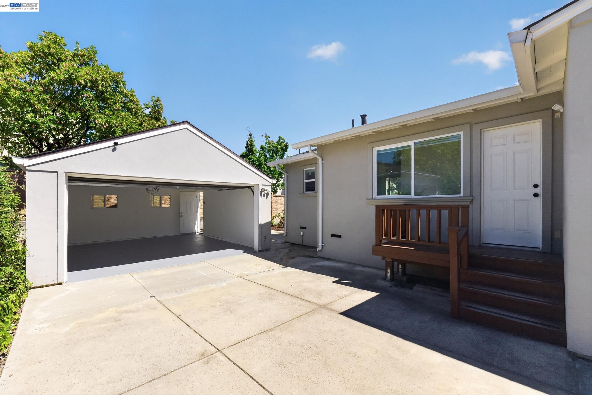 20556 Forest Avenue Castro Valley, CA 94546 - Photo 5 of 28