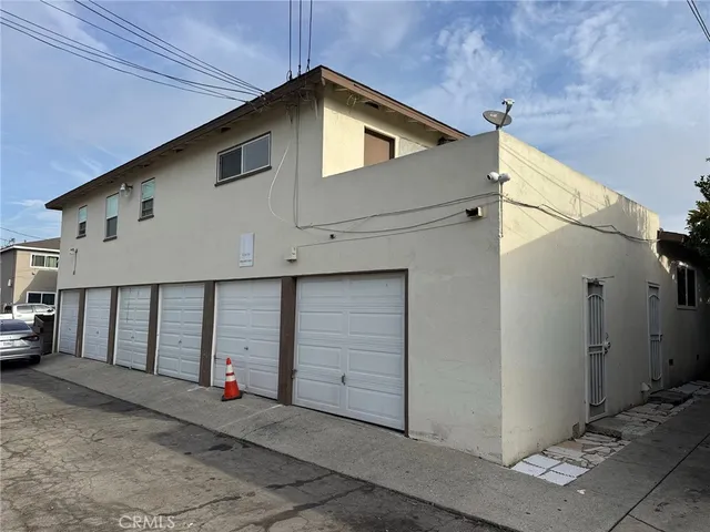 a view of a house with a garage