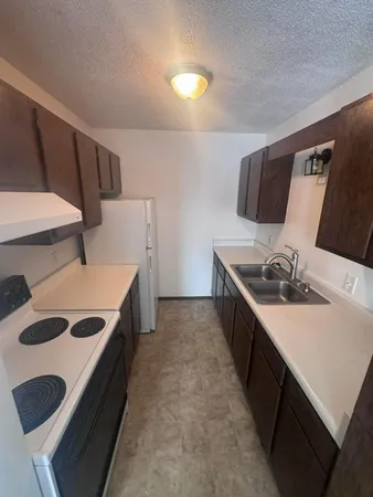 $650 | 408 Park Avenue, Unit 8, Madison, MN 56256