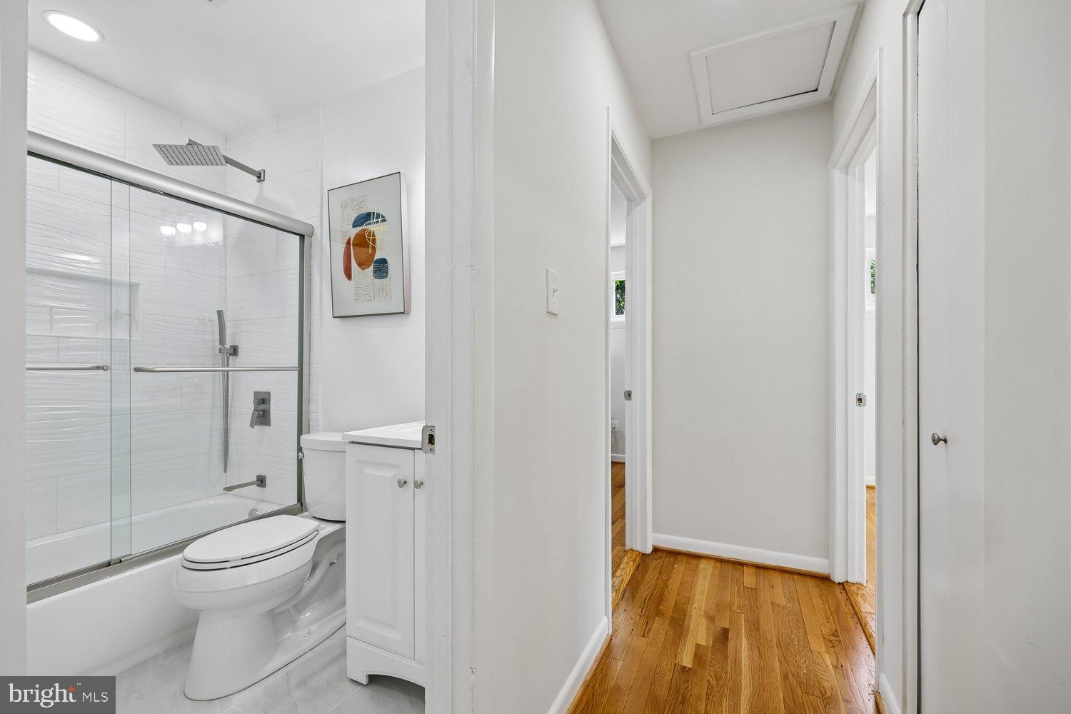 901 Malta Lane Silver Spring, MD 20901 - Photo 16 of 30 Hall Bath
