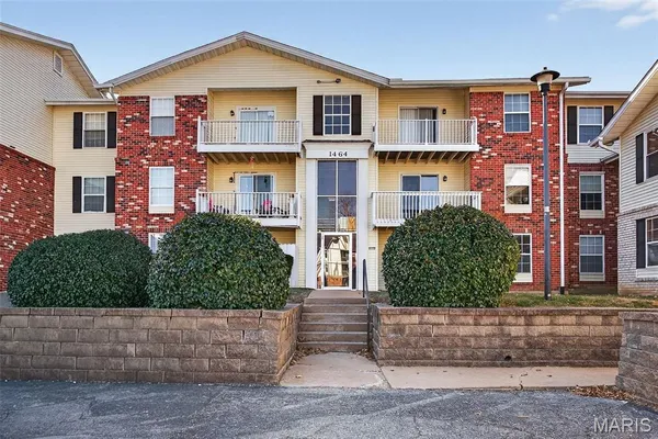 $122,500 | 1464 Hawks Nest Drive, Unit H, St. Charles, MO 63303