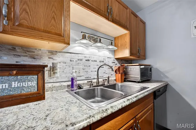 $125,000 | 1464 Hawks Nest Drive, Unit H, St. Charles, MO 63303