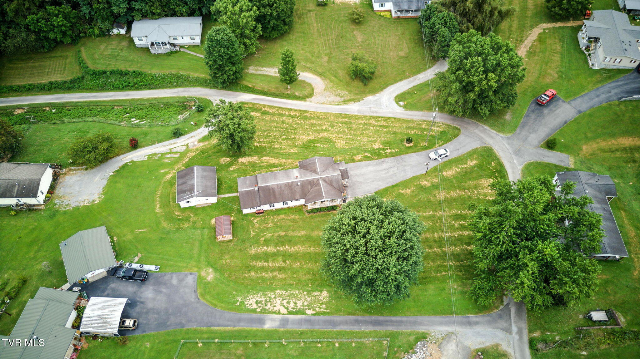 220 Gillispie Road Pounding Mill, VA 24637 - Photo 3 of 34 3
