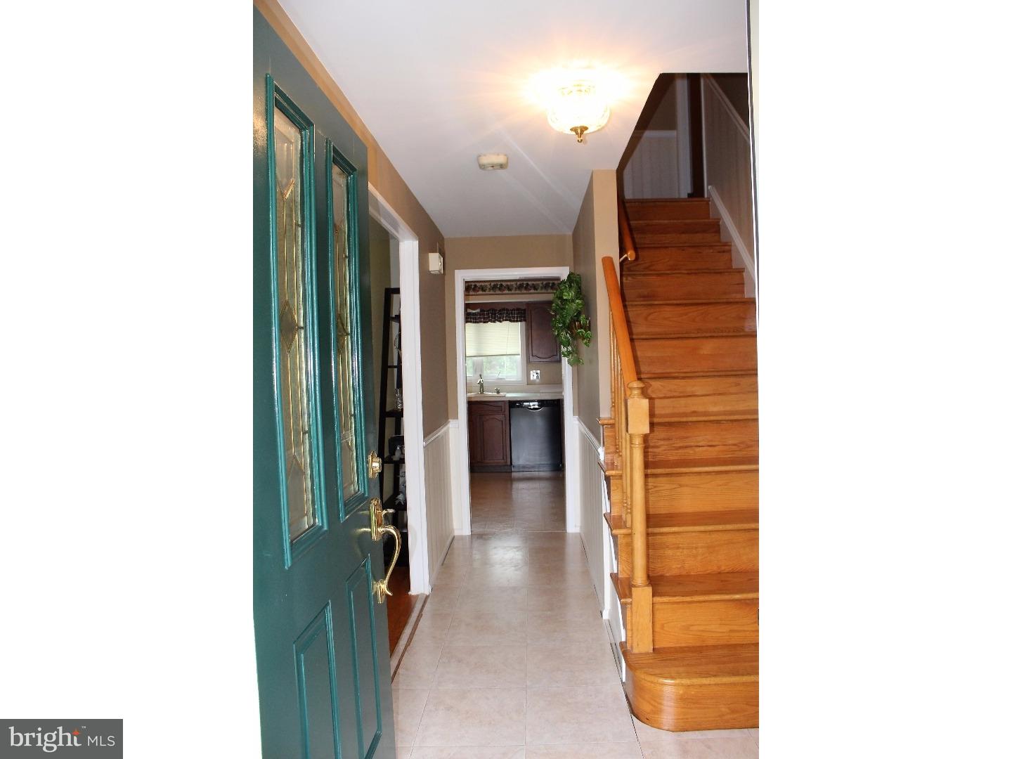 253 Surrey Road Warminster, PA 18974 - Photo 2 of 21 Gallery Image 2