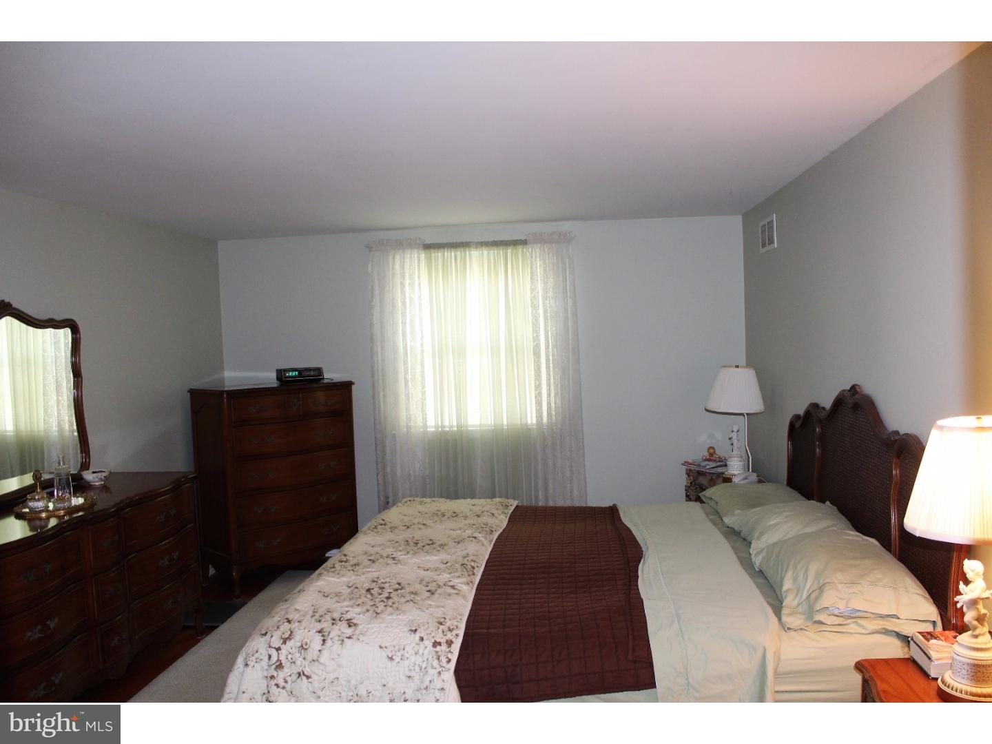 253 Surrey Road Warminster, PA 18974 - Photo 13 of 21 Gallery Image 13