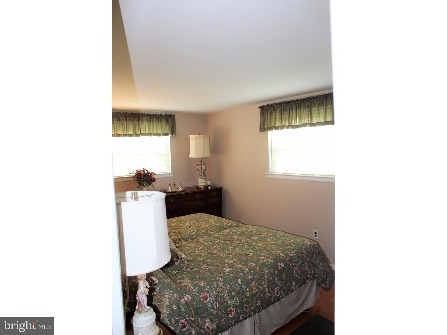 253 Surrey Road Warminster, PA 18974 - Photo 16 of 21 Gallery Image 16