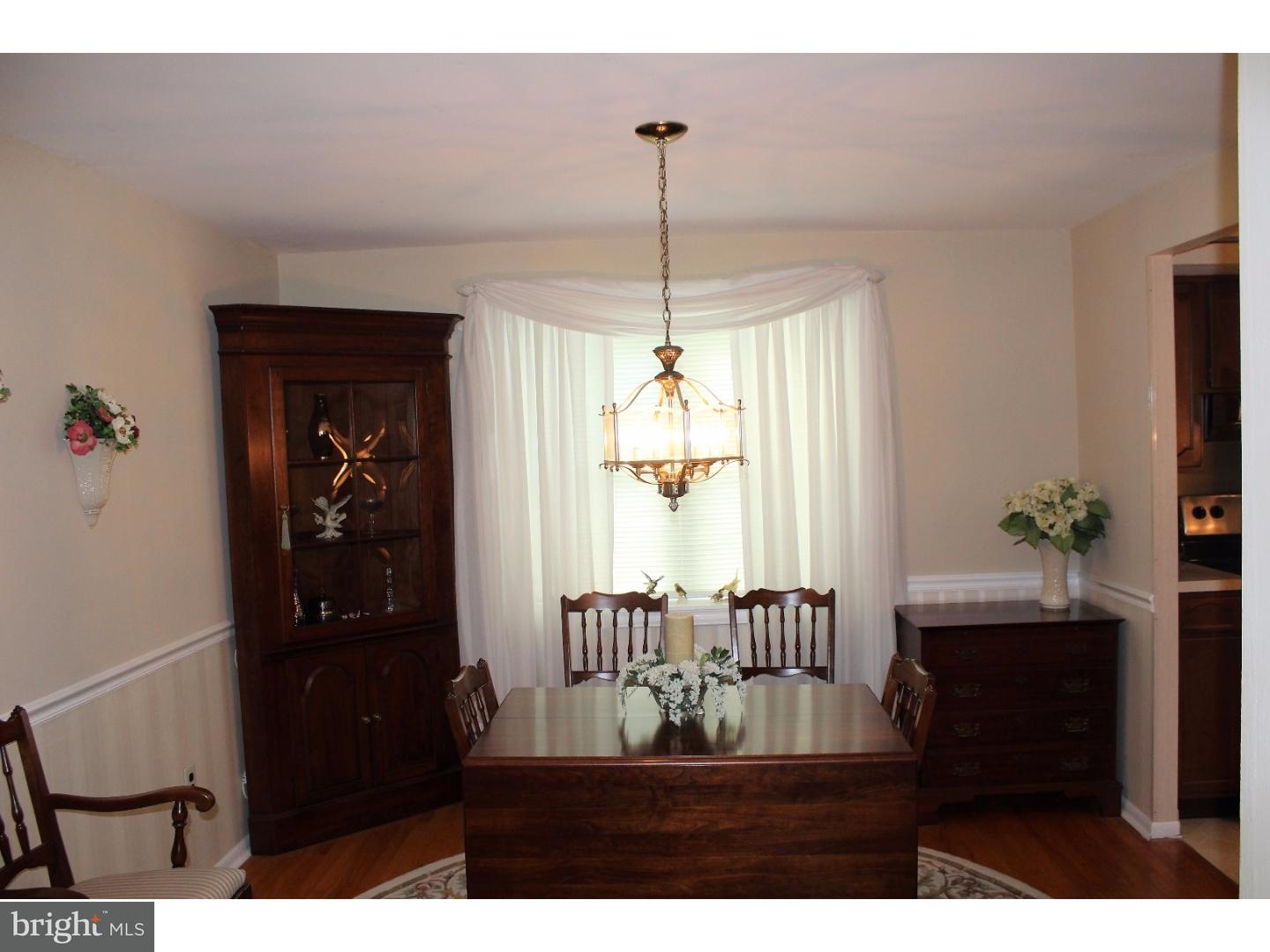 253 Surrey Road Warminster, PA 18974 - Photo 4 of 21 Gallery Image 4