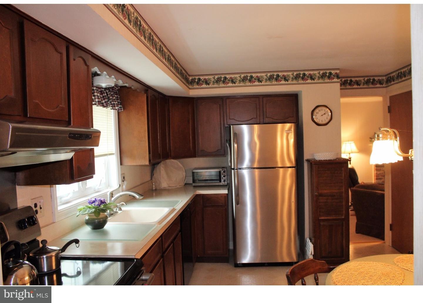 253 Surrey Road Warminster, PA 18974 - Photo 6 of 21 Gallery Image 6