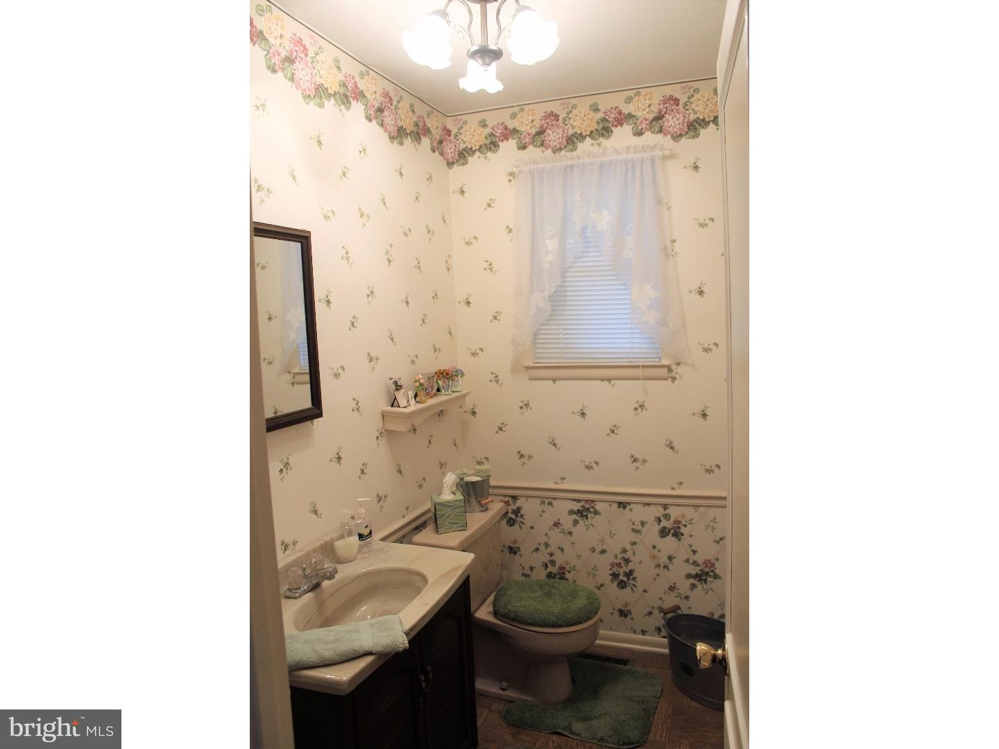 253 Surrey Road Warminster, PA 18974 - Photo 10 of 21 Gallery Image 10