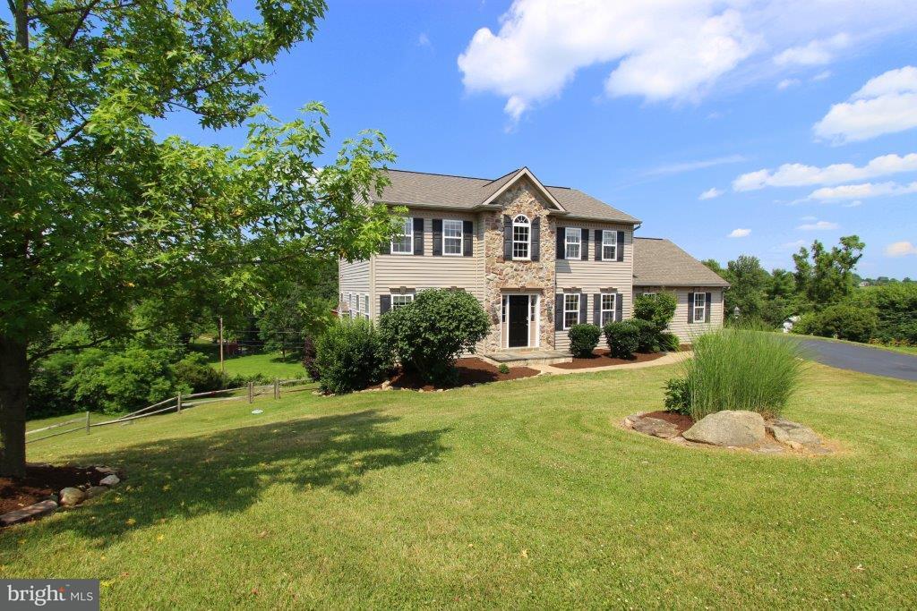 102 Ridge Lane Gap, PA 17527 - Photo 2 of 31