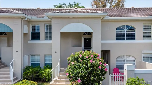 $2,300 | 13061 Hamilton Harbour Drive, Unit R5, Naples, FL 34110