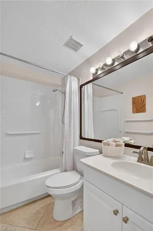 $2,300 | 13061 Hamilton Harbour Drive, Unit R5, Naples, FL 34110