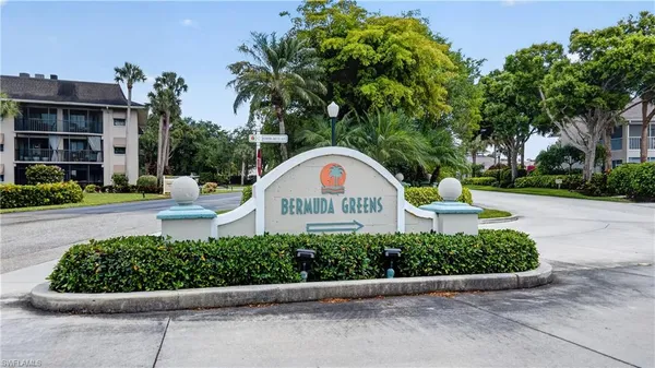 $2,300 | 13061 Hamilton Harbour Drive, Unit R5, Naples, FL 34110