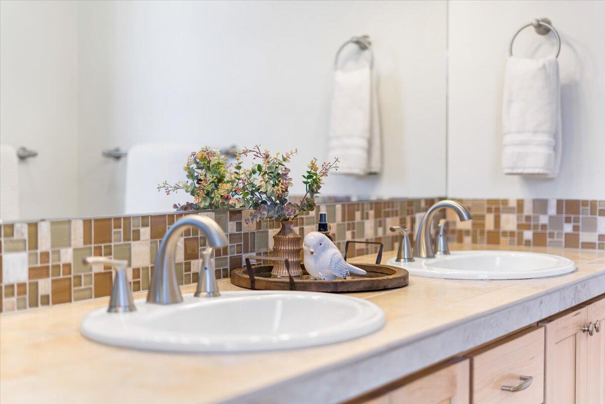 1004 Highland View Loop Redmond, OR 97756 - Photo 36 of 95 38-DSC06150