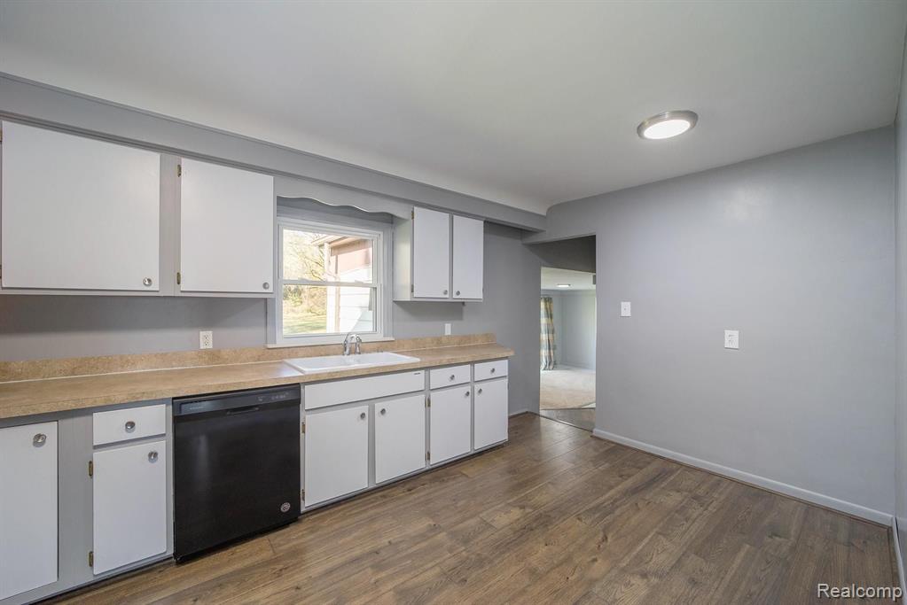 5631 Livernois Road Troy, MI 48098 - Photo 5 of 24