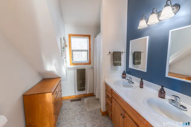 $379,900 | 33 Playground Drive, Woodstock, CT 06282