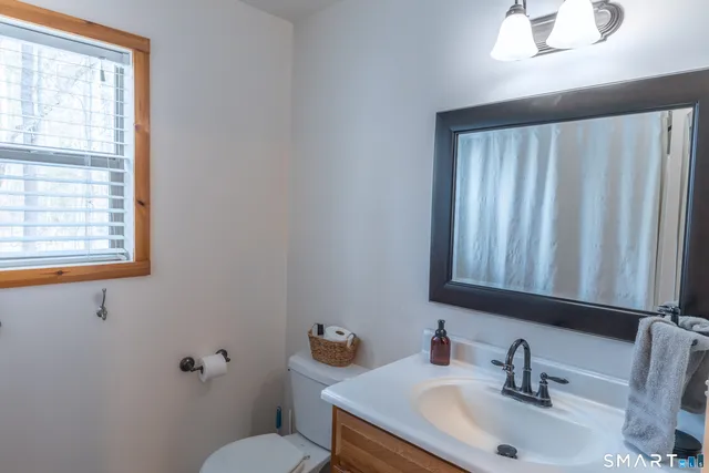 $379,900 | 33 Playground Drive, Woodstock, CT 06282