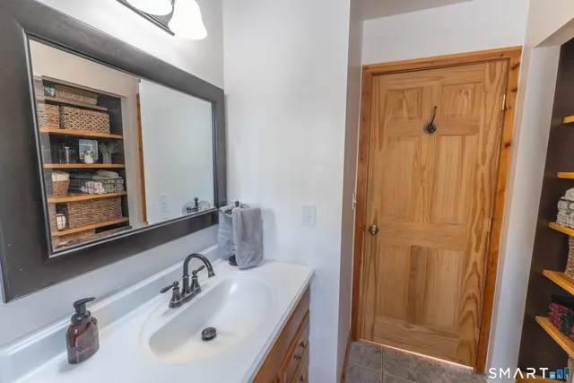 $379,900 | 33 Playground Drive, Woodstock, CT 06282