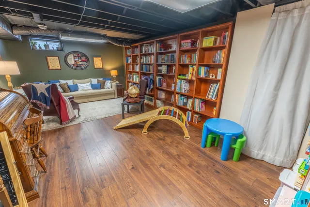 $379,900 | 33 Playground Drive, Woodstock, CT 06282